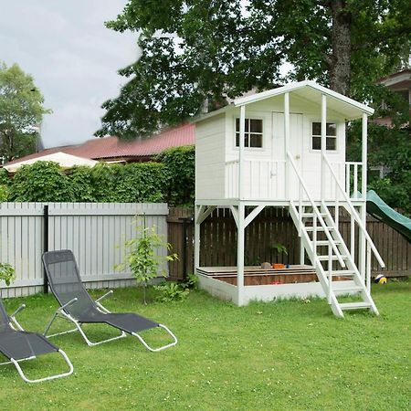 Cabin Guesthouse With Free Parking Пярну Екстериор снимка
